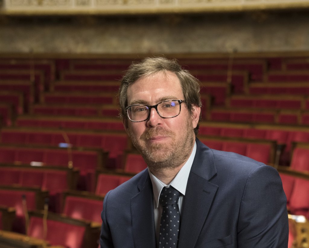 Le député Philippe Latombe consulte-  OSINT – Vers un encadrement législatif de cette pratique ?